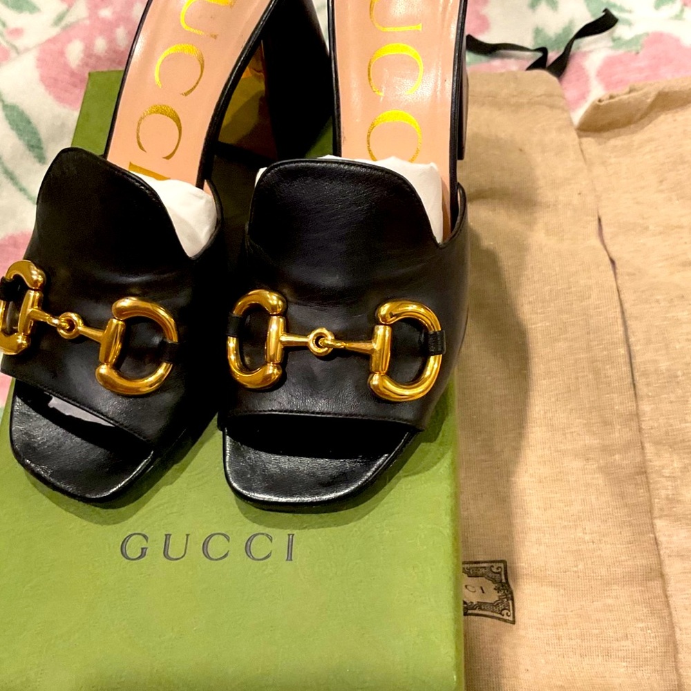 Gucci shoes classic